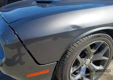 2015 Dodge Challenger R/T z USA, uszkodzony, nr VIN 2C3CDZAT7FH737056